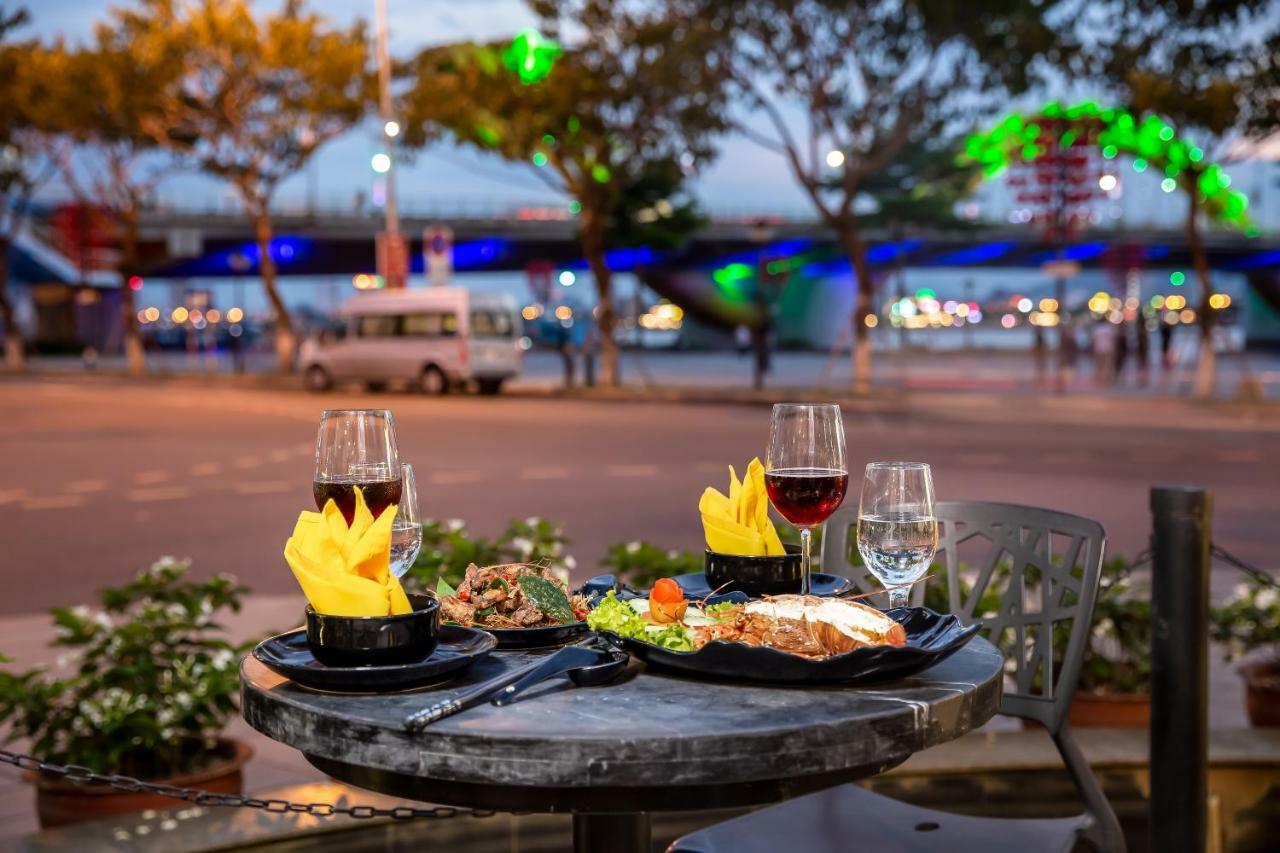 Da Nang Riverside Hotel ภายนอก รูปภาพ
